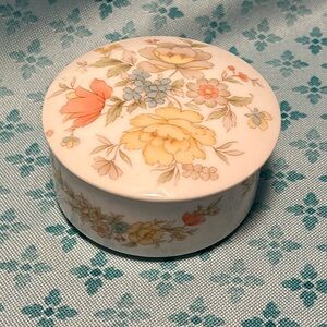 Vintage Takahashi Pastelle Porcelain Trinket Box Round Flowers